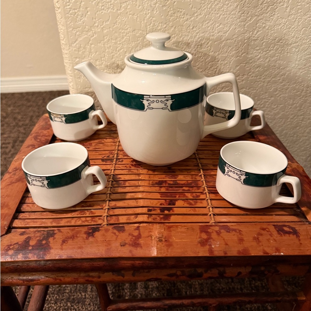 Elegant Green and White Tea Set
